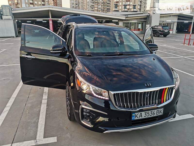 Мінівен Kia Sedona 2017 в Києві