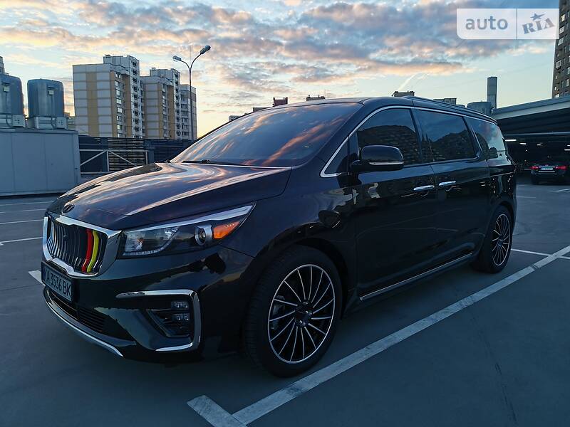 Мінівен Kia Sedona 2017 в Києві