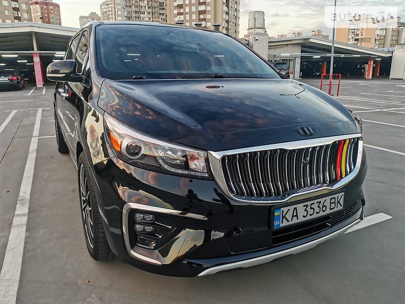 Мінівен Kia Sedona 2017 в Києві