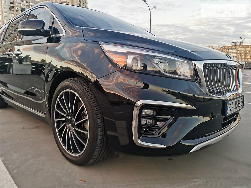 Мінівен Kia Sedona 2017 в Києві