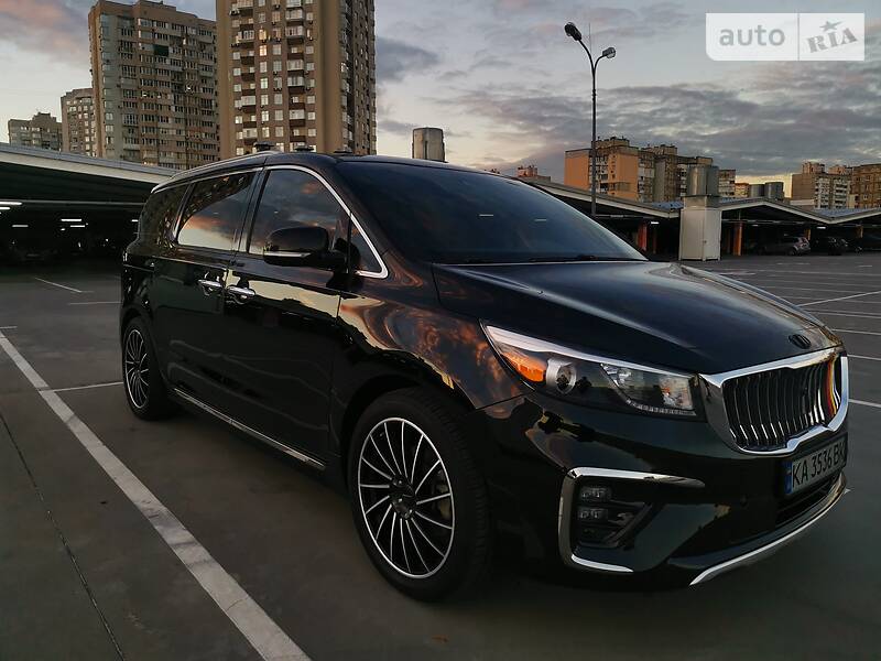 Мінівен Kia Sedona 2017 в Києві