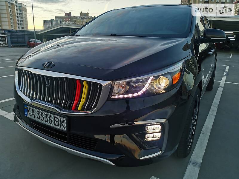 Мінівен Kia Sedona 2017 в Києві