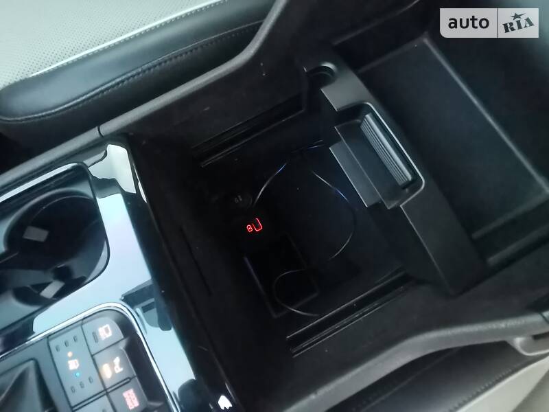 Мінівен Kia Sedona 2017 в Києві