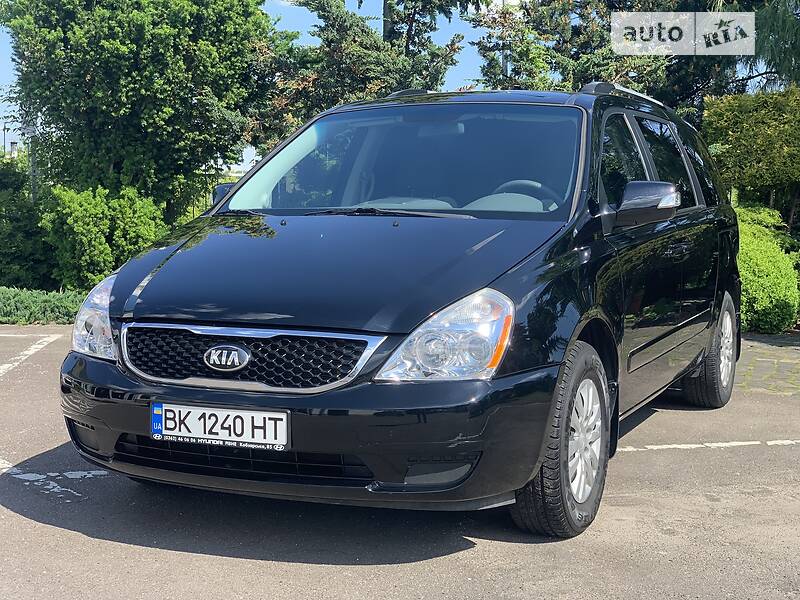 Минивэн Kia Sedona 2013 в Ровно