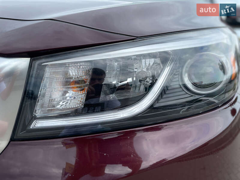 Минивэн Kia Sedona 2017 в Киеве