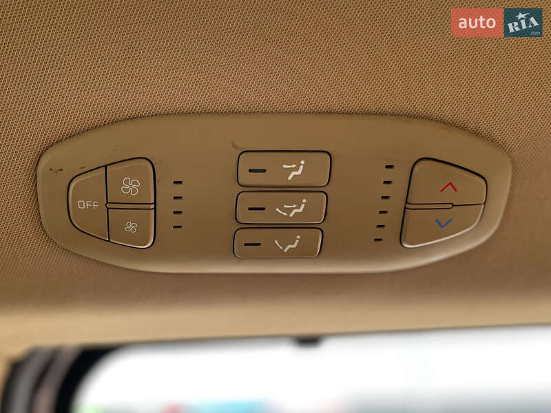 Минивэн Kia Sedona 2017 в Киеве