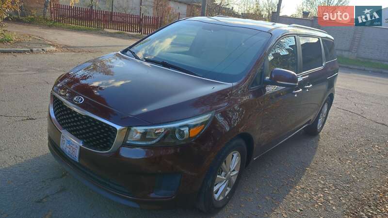 Минивэн Kia Sedona 2017 в Ивано-Франковске