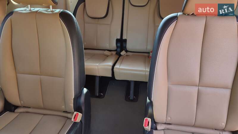 Минивэн Kia Sedona 2017 в Ивано-Франковске
