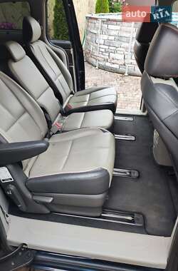 Мінівен Kia Sedona 2015 в 