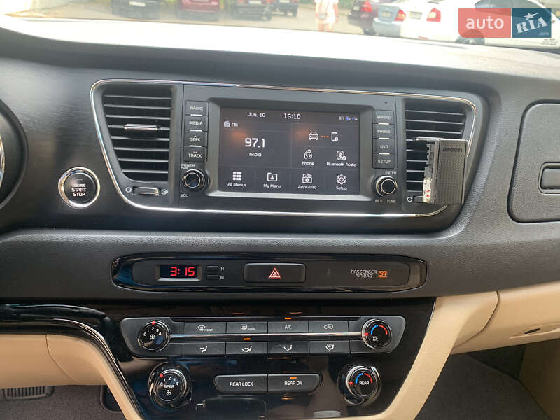 Минивэн Kia Sedona 2017 в Харькове