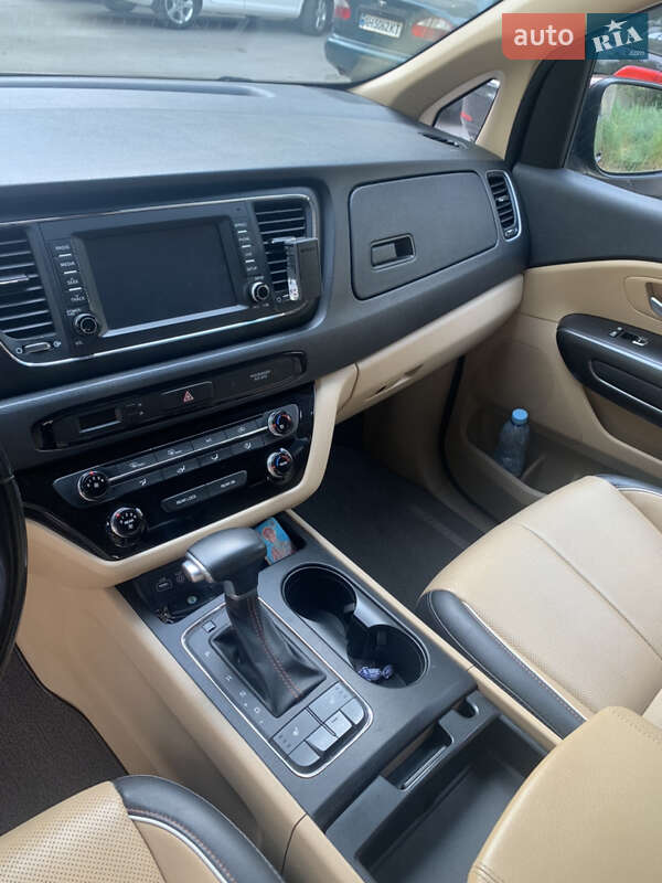 Минивэн Kia Sedona 2017 в Харькове