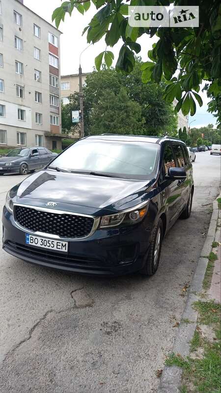 Минивэн Kia Sedona 2015 в Гусятине