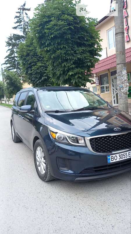 Минивэн Kia Sedona 2015 в Гусятине
