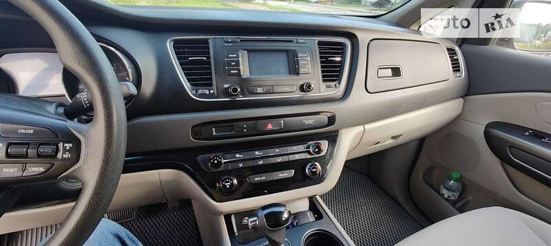 Минивэн Kia Sedona 2015 в Гусятине