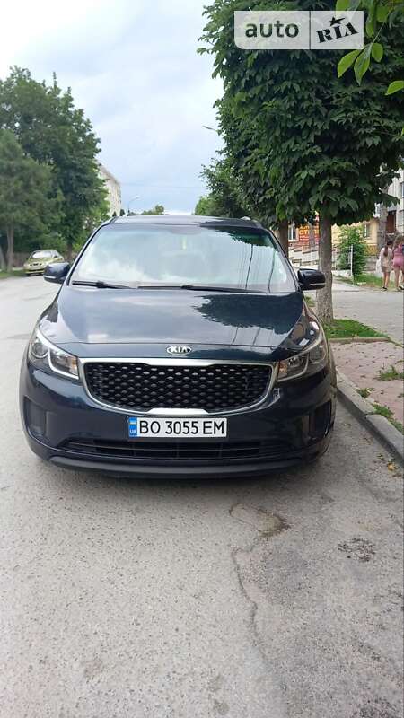 Минивэн Kia Sedona 2015 в Гусятине