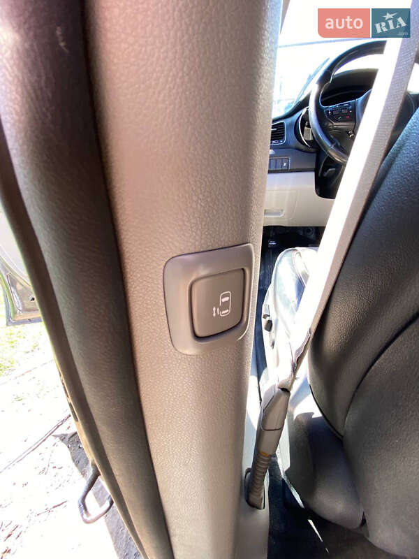 Мінівен Kia Sedona 2016 в Одесі фото 29 Мінівен Kia Sedona 2016 в Одесі