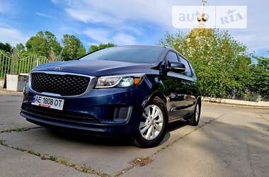 Мінівен Kia Sedona 2015 в Дніпрі