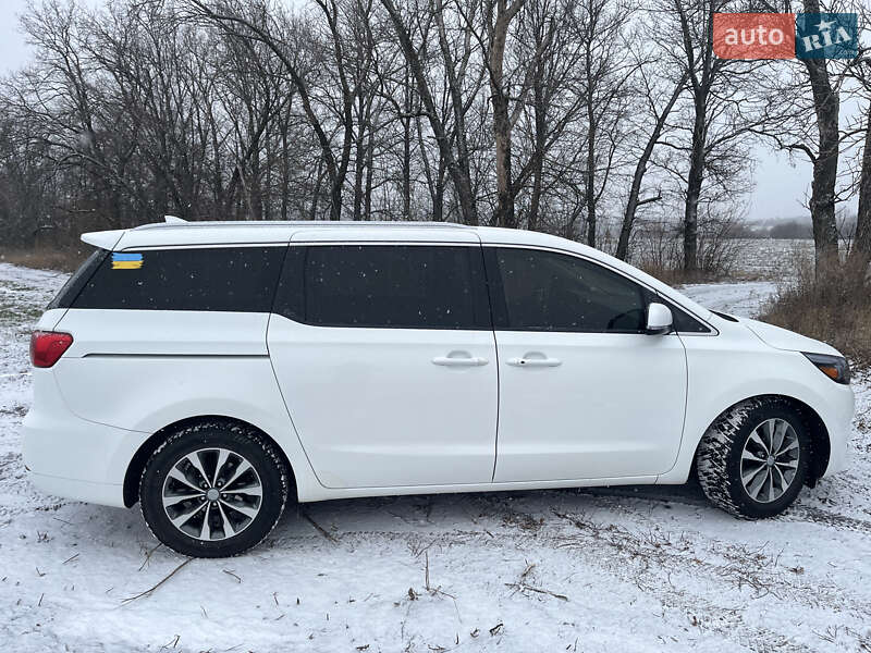 Kia Sedona 2015