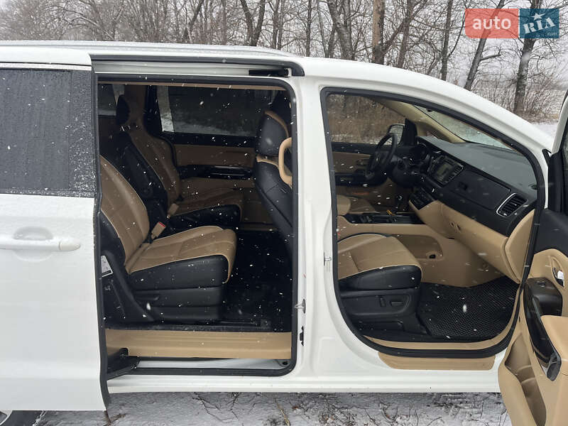 Минивэн Kia Sedona 2015 в Харькове