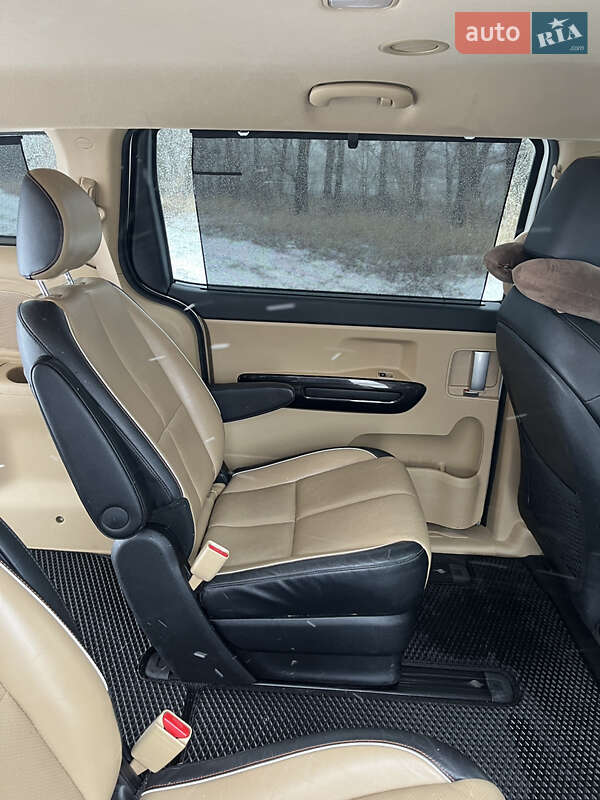Минивэн Kia Sedona 2015 в Харькове