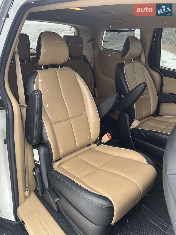 Минивэн Kia Sedona 2015 в Харькове