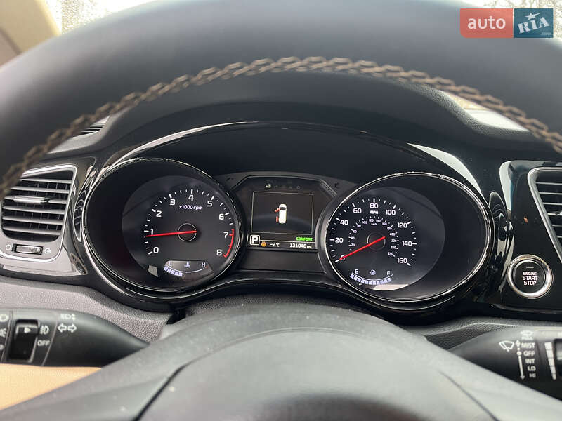 Минивэн Kia Sedona 2015 в Харькове