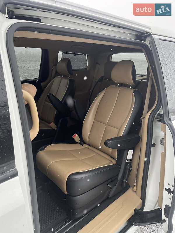 Минивэн Kia Sedona 2015 в Харькове