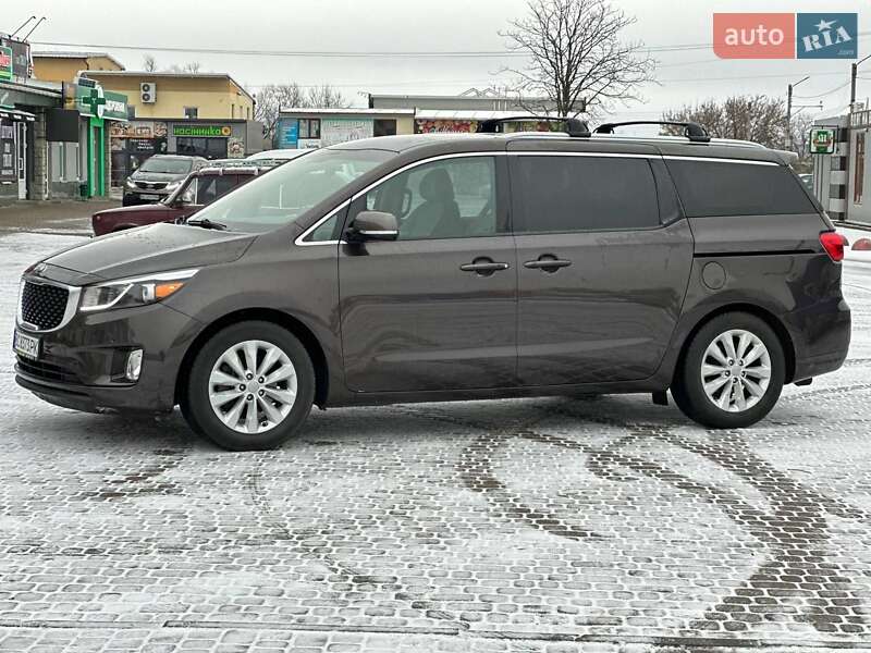 Мінівен Kia Sedona 2016 в Стрию