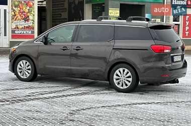 Мінівен Kia Sedona 2016 в Стрию