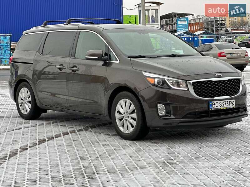 Мінівен Kia Sedona 2016 в Стрию
