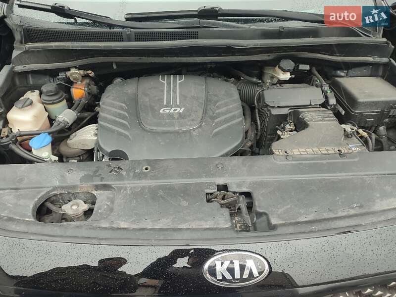 Мінівен Kia Sedona 2016 в Києві