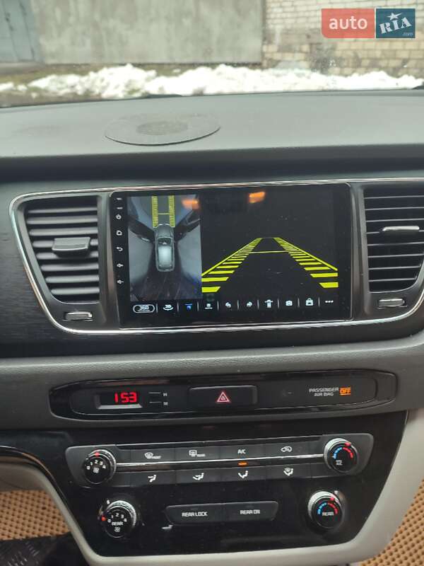 Мінівен Kia Sedona 2016 в Києві