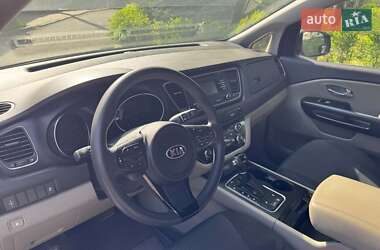 Минивэн Kia Sedona 2014 в 
