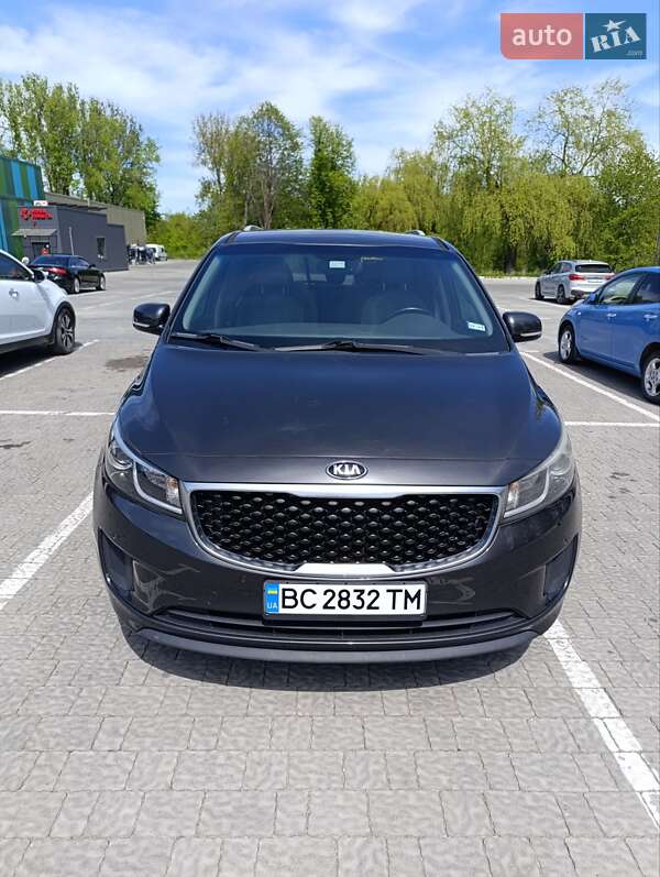Мінівен Kia Sedona 2014 в Дрогобичі