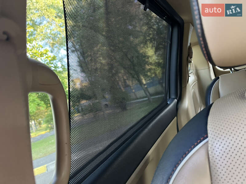 Мінівен Kia Sedona 2016 в Києві фото 26 Мінівен Kia Sedona 2016 в Києві