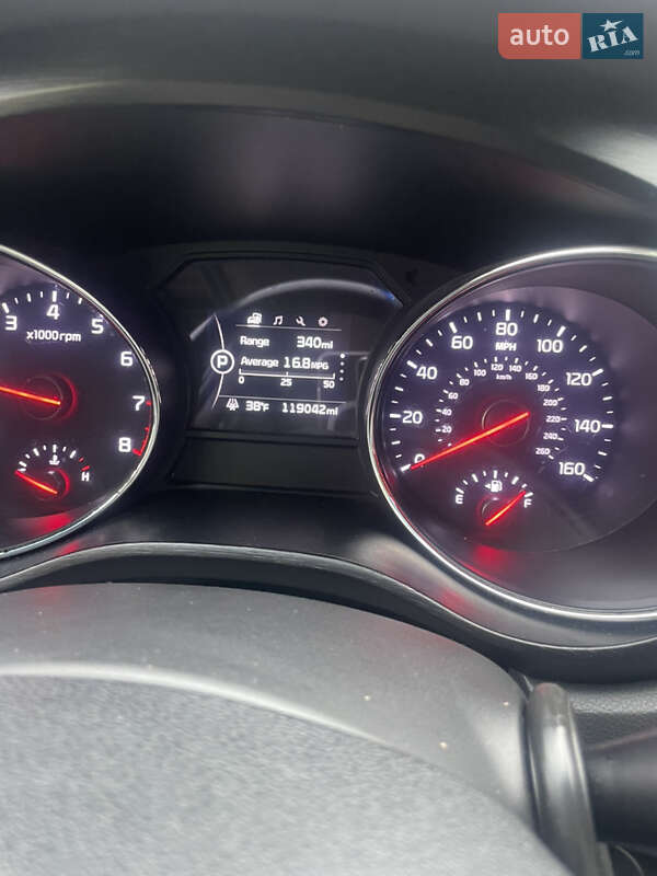 Минивэн Kia Sedona 2016 в Черновцах