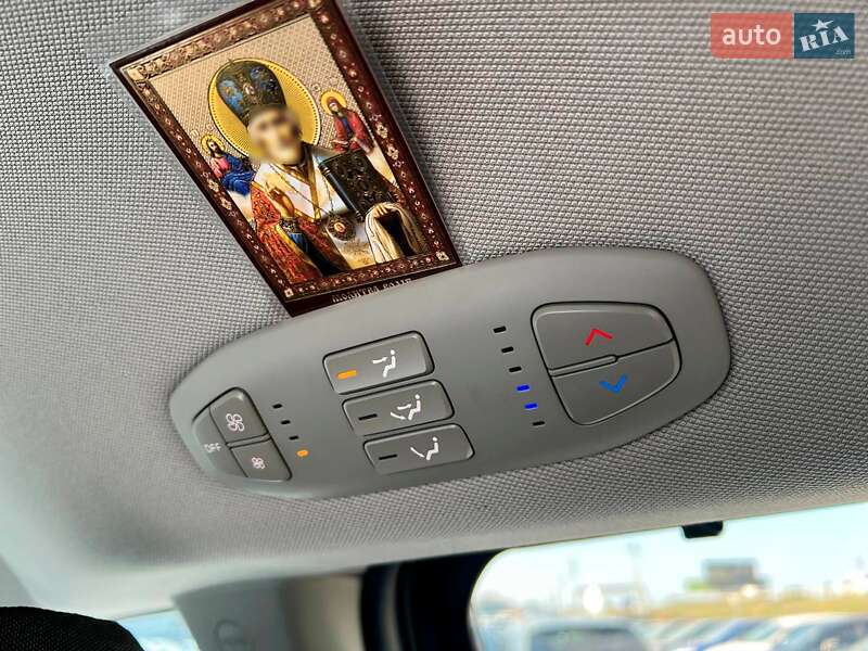 Минивэн Kia Sedona 2015 в Львове