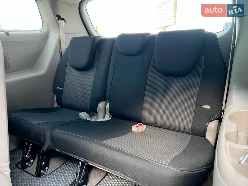 Минивэн Kia Sedona 2015 в Львове