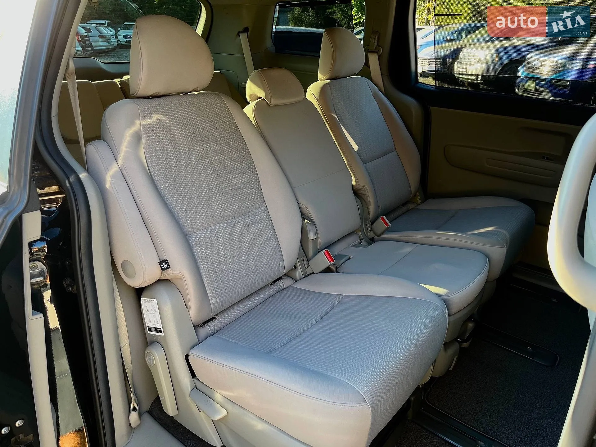 2016 Kia Sedona - мініатюра 16