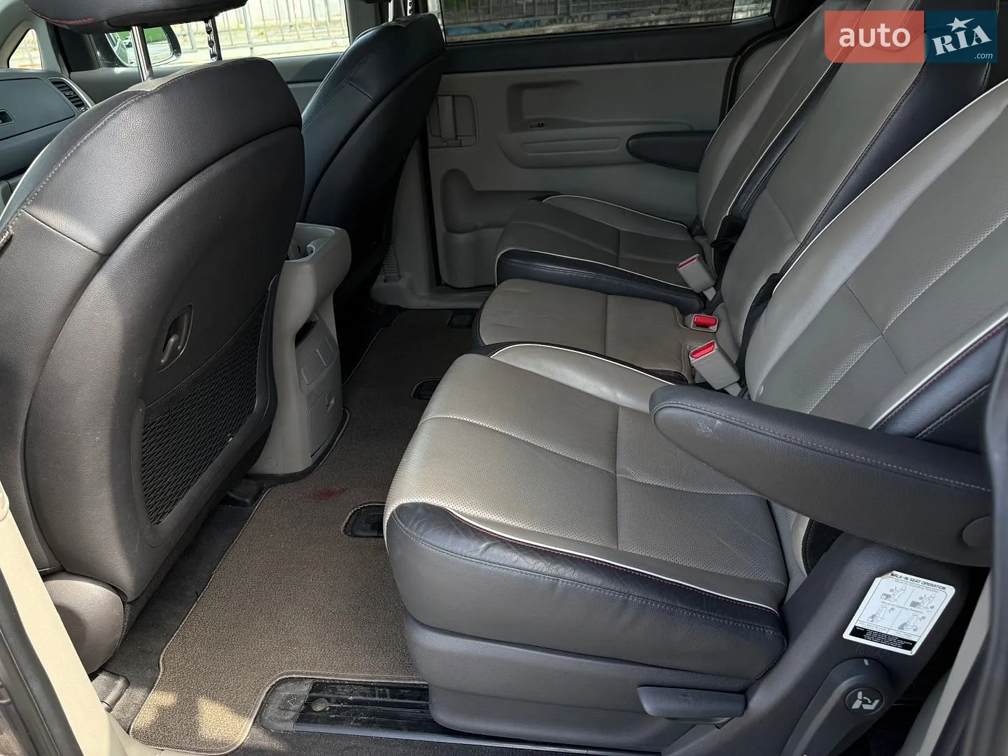 2017 Kia Sedona - мініатюра 18