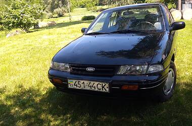 Седан Kia Sephia 1993 в Полтаве