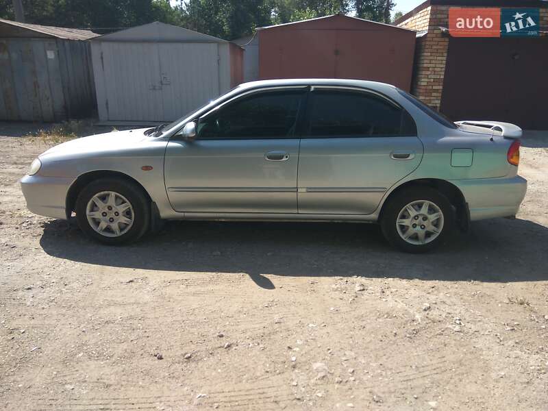 Седан Kia Sephia 2004 в Запоріжжі