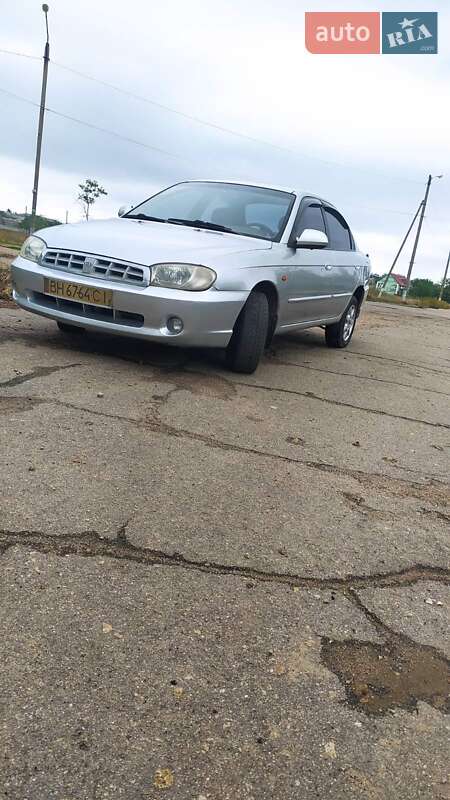 Седан Kia Sephia 2003 в Николаеве