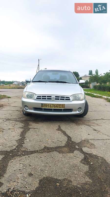 Седан Kia Sephia 2003 в Николаеве