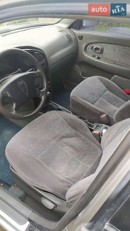 Седан Kia Sephia 2003 в Николаеве