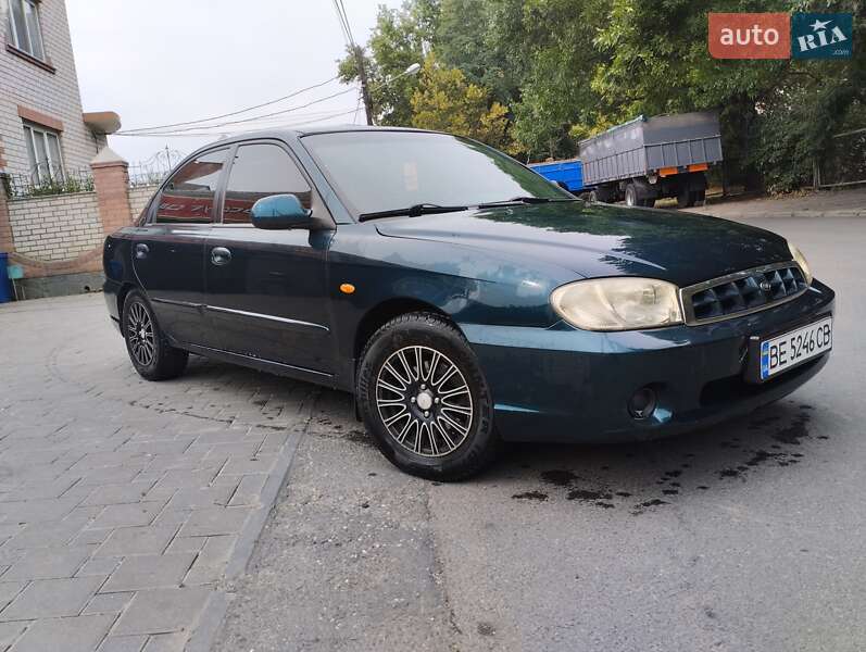 Седан Kia Sephia 2003 в Миколаєві