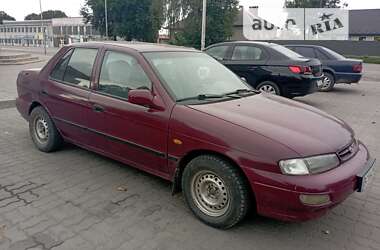 Седан Kia Sephia 1997 в Нововолынске