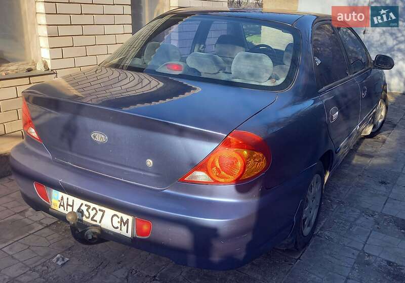 Седан Kia Sephia 2003 в Днепре