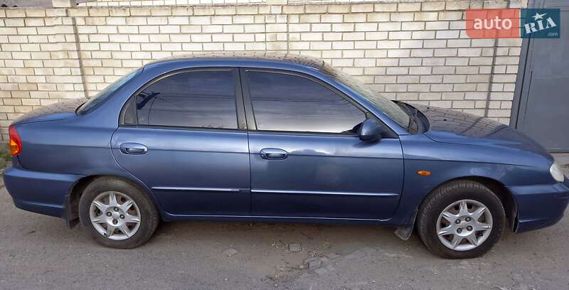Седан Kia Sephia 2003 в Днепре