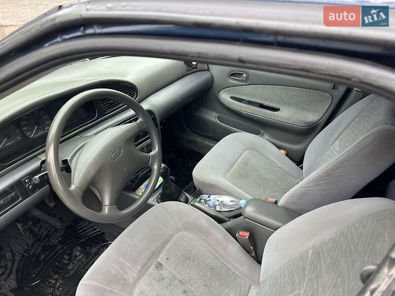 Седан Kia Sephia 1996 в Жмеринці